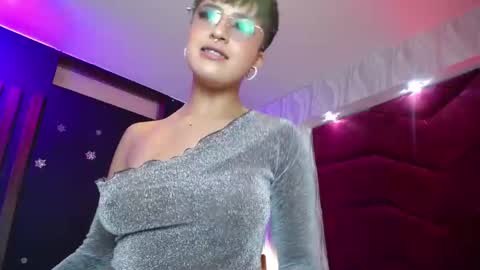 Snapshot of rebeka_baker chatting on December 21, 6:11 pm REBEKA online show from December 21, 6:11 pm