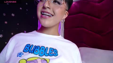 Snapshot of rebeka_baker chatting on December 11, 12:23 am REBEKA online show from December 11, 12:23 am