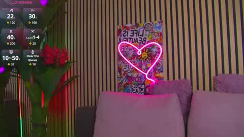 Your favorite couple online show from February 15, 7:22 am