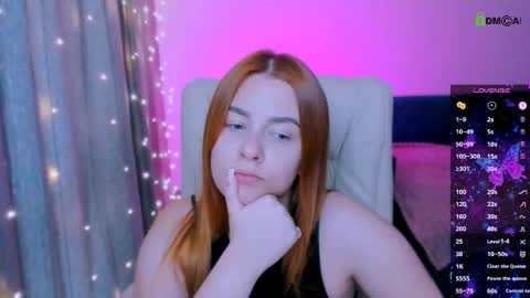 Snapshot of red__dizzy chatting on October 19, 12:18 pm red__dizzy online show from October 19, 12:18 pm