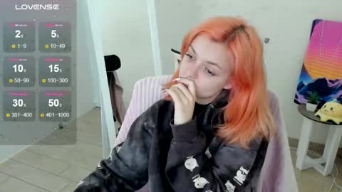 Snapshot of red_bestie_ chatting on October 13, 12:41 pm Bestie online show from October 13, 12:41 pm