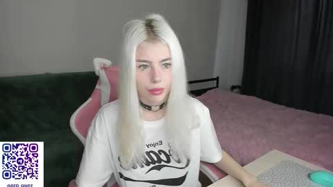 Erika online show from November 29, 8:18 am