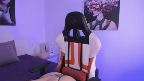 Stefany    online show from December 16, 8:26 pm