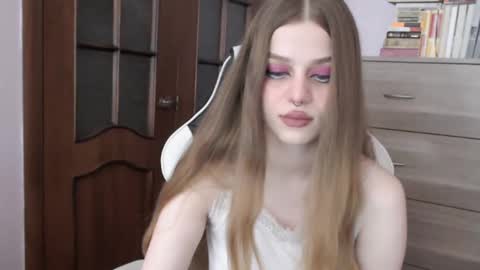 Lily online show from September 26, 1:47 am