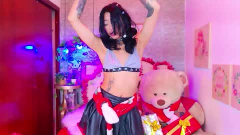 Lili Lopez online show from December 18, 8:46 pm