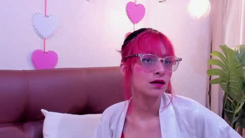 Snapshot of redmeloddy chatting on February 8, 7:38 pm Meloddy online show from February 8, 7:38 pm