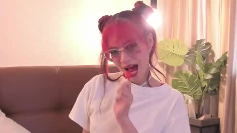 Snapshot of redmeloddy chatting on March 6, 8:37 pm Meloddy online show from March 6, 8:37 pm