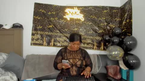 reginabanx online show from April 26, 12:08 am