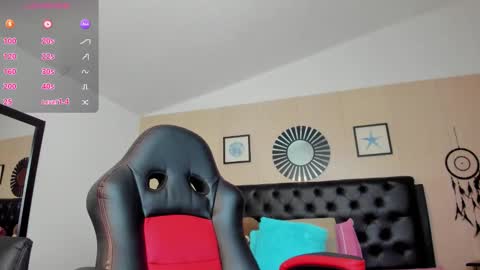Snapshot of reina_loren chatting on October 1, 12:15 am reina_loren online show from October 1, 12:15 am