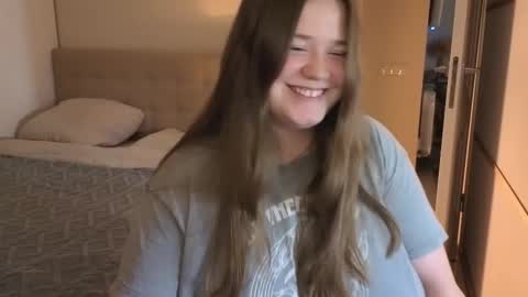 Snapshot of remirann_ chatting on October 20, 3:04 pm Ann OF - remirann21 online show from October 20, 3:04 pm