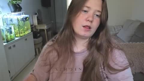 Snapshot of remirann_ chatting on October 6, 11:27 am Ann OF - remirann21 online show from October 6, 11:27 am
