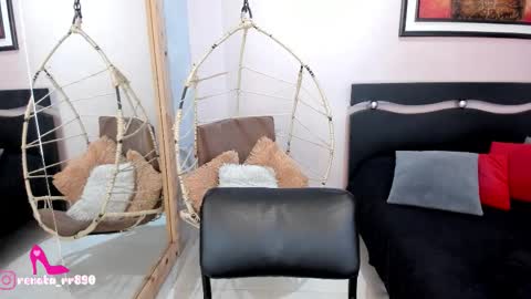      online show from March 25, 12:19 pm