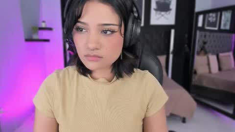 Renee Shelby online show from March 12, 8:33 pm