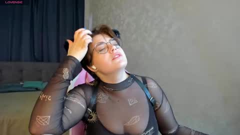 renee_turner online show from March 3, 8:21 am