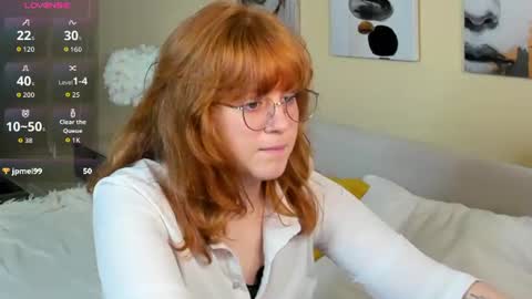 reneefoxy_ online show from July 19, 12:57 am