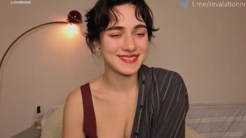 Ewiwi online show from November 12, 6:06 pm