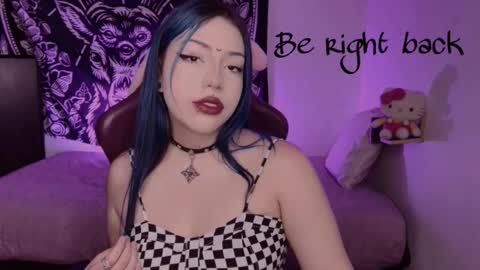 Snapshot of revenmiller_ chatting on September 24, 5:23 pm Reven online show from September 24, 5:23 pm