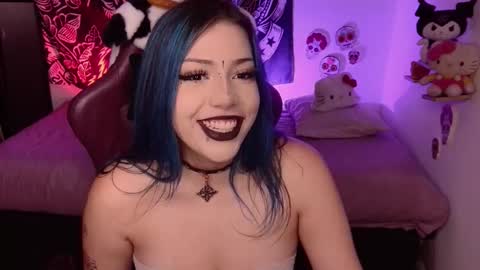 Snapshot of revenmiller_ chatting on October 4, 1:28 pm Reven online show from October 4, 1:28 pm