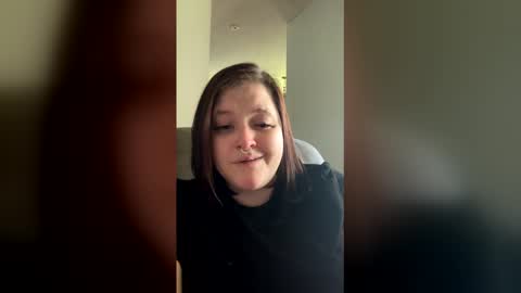 riah_babbie online show from May 11, 4:04 pm