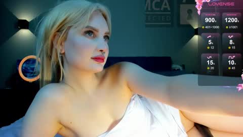 Snapshot of riawoods chatting on October 9, 9:08 pm Ria Woods online show from October 9, 9:08 pm