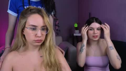 Meow online show from December 3, 4:04 am