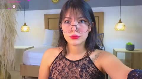 Snapshot of riley_sierra chatting on December 26, 12:27 pm Riley Sierra online show from December 26, 12:27 pm
