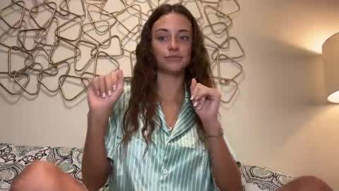 Snapshot of rileysmitheree chatting on September 15, 4:04 pm Riley online show from September 15, 4:04 pm