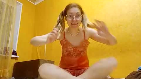RinettaWilss online show from December 10, 11:30 pm