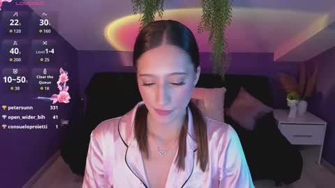 Snapshot of rioestrella chatting on September 12, 3:30 pm Emilia online show from September 12, 3:30 pm
