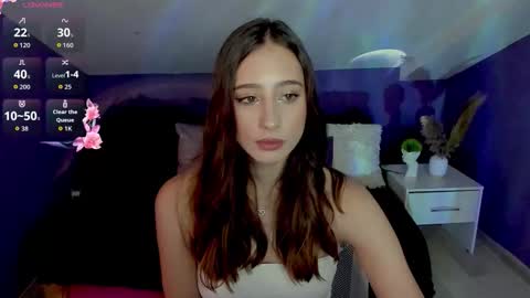 Snapshot of rioestrella chatting on October 3, 2:55 pm Emilia online show from October 3, 2:55 pm