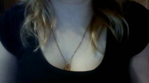 RiveraMaureen online show from February 18, 11:41 pm