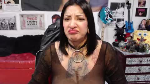 Snapshot of rollyderolandia666 chatting on February 12, 10:37 pm Rolly online show from February 12, 10:37 pm