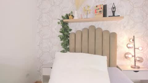 Snapshot of roma_love_ chatting on September 20, 11:41 am online show from September 20, 11:41 am