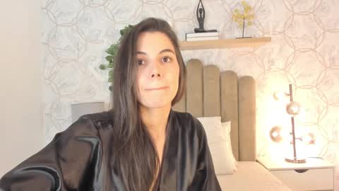 Snapshot of roma_love_ chatting on January 10, 11:43 am online show from January 10, 11:43 am