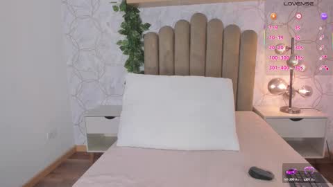 Snapshot of roma_love_ chatting on October 4, 12:11 pm online show from October 4, 12:11 pm