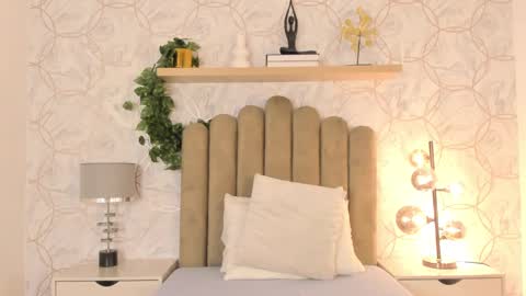 Snapshot of roma_love_ chatting on January 15, 11:43 am online show from January 15, 11:43 am