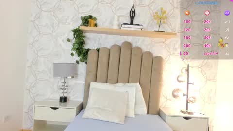 Snapshot of roma_love_ chatting on January 3, 11:25 am online show from January 3, 11:25 am