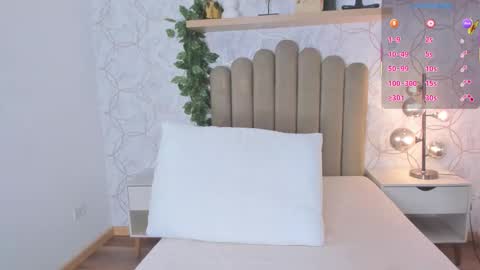 Snapshot of roma_love_ chatting on September 21, 11:42 am online show from September 21, 11:42 am