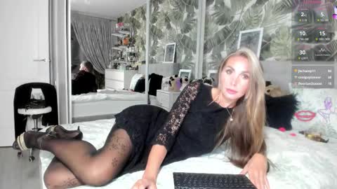 Snapshot of rora_ chatting on September 14, 10:29 pm Aurora online show from September 14, 10:29 pm