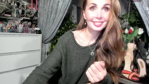 Snapshot of rora_ chatting on February 10, 10:40 pm Aurora online show from February 10, 10:40 pm