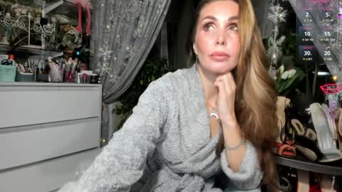 Snapshot of rora_ chatting on January 19, 10:39 pm Aurora online show from January 19, 10:39 pm