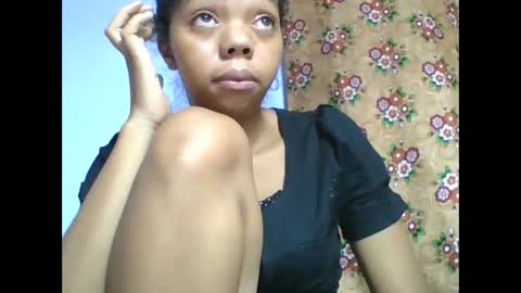 rosah225127 online show from May 21, 3:37 am