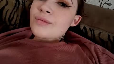 Snapshot of rosalinapierce chatting on October 18, 7:44 am Alicia online show from October 18, 7:44 am