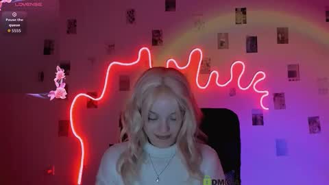 rose_dark_ online show from February 8, 11:51 pm