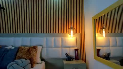 roseaurora online show from January 13, 1:15 pm