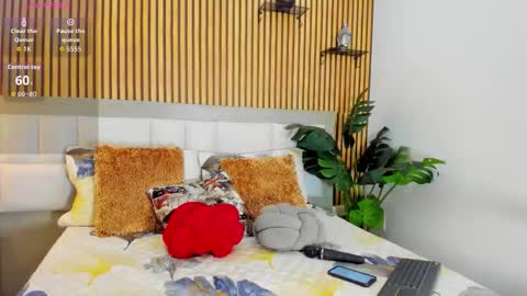 Snapshot of roseaurora chatting on September 21, 12:04 pm roseaurora online show from September 21, 12:04 pm