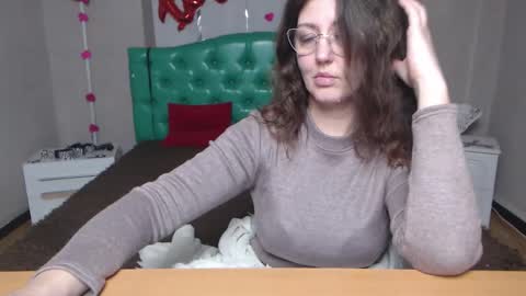 RoseHille online show from February 23, 6:18 pm