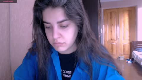 Snapshot of roselina_ chatting on January 5, 5:51 am Rose online show from January 5, 5:51 am