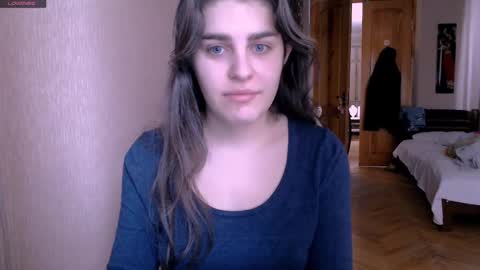 Snapshot of roselina_ chatting on February 9, 9:05 am Rose online show from February 9, 9:05 am