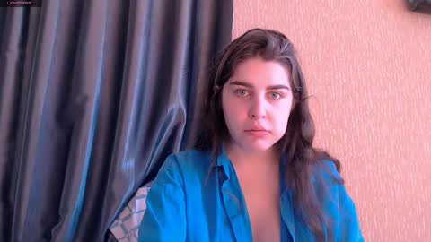 Snapshot of roselina_ chatting on February 17, 7:14 am Rose online show from February 17, 7:14 am
